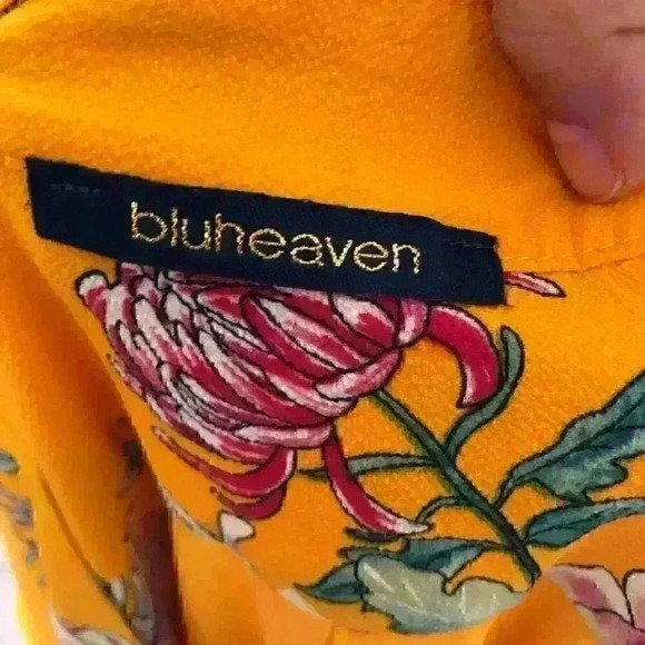 BluHeaven Yellow Flower Garden inspired long sleeve V-neck Top Women  Small - Picture 6 of 7
